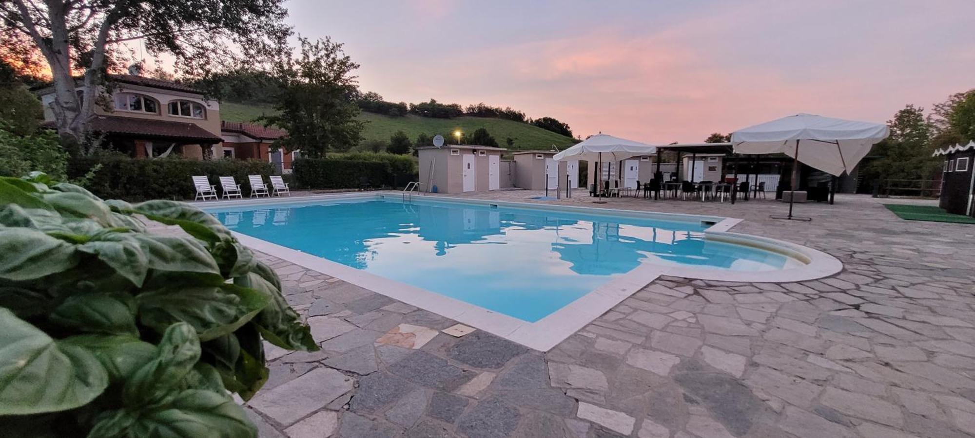 Serravalle d'Asti Aura Loving Home Con 4 Posti Letto, Cucina Completa, Terrazzo Ed Un Grande Parco Verde מראה חיצוני תמונה